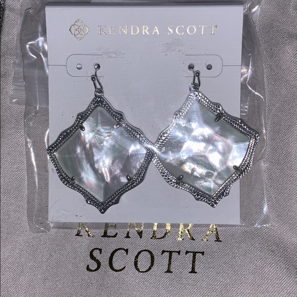 Kendra Scott earrings - Picture 2 of 2